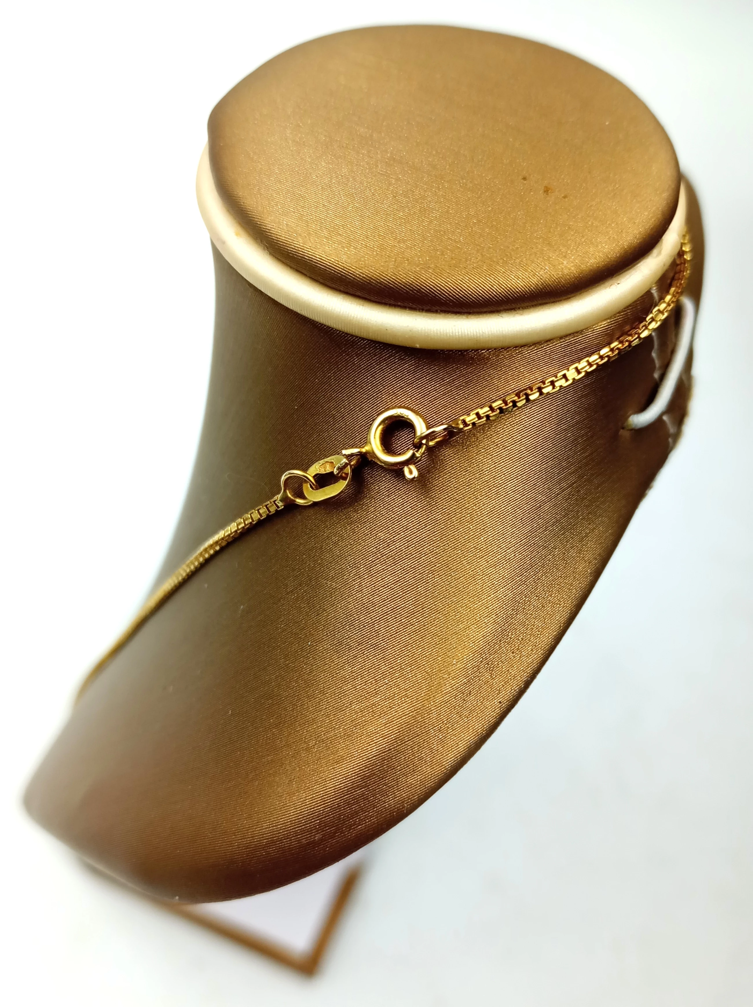 delikatny-zloty-lancuszek-316g585-material-15835-2