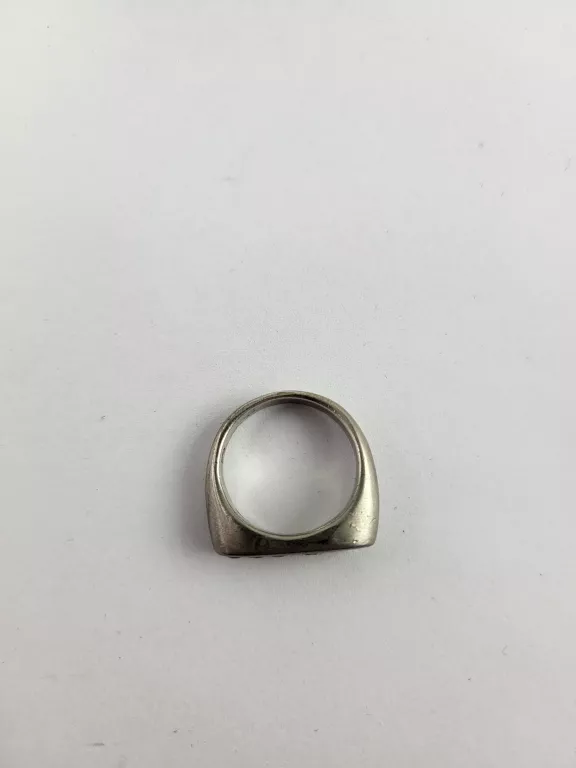 SREBRNY PIERŚCIONEK 925 8,99G R:16