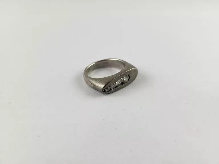 SREBRNY PIERŚCIONEK 925 8,99G R:16