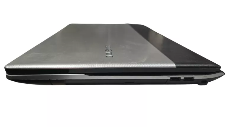 LAPTOP SAMSUNG NP300E7A 4GB/WIN7/I3/GT520MX/500GB + ZASILACZ