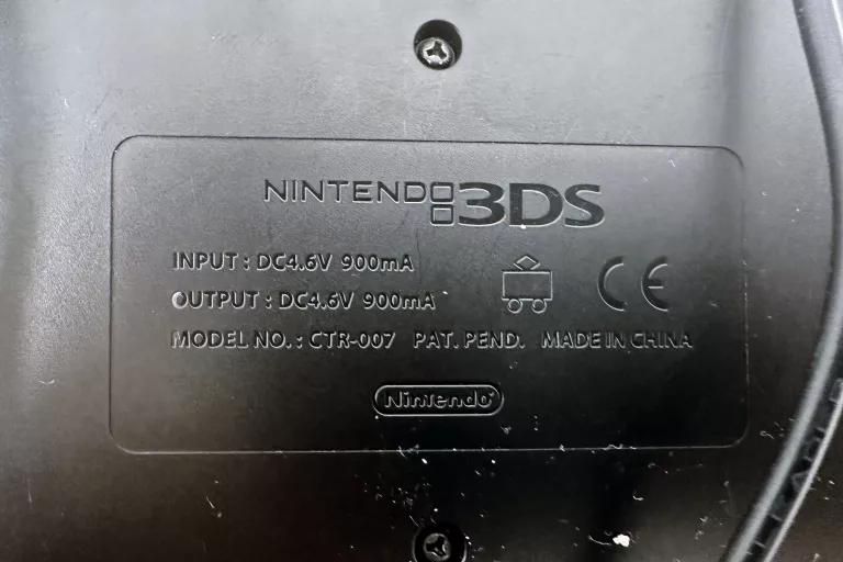 KONSOLA NINTENDO 3DS CZARNA + ZASLACZ + KARTA PAMIĘCI