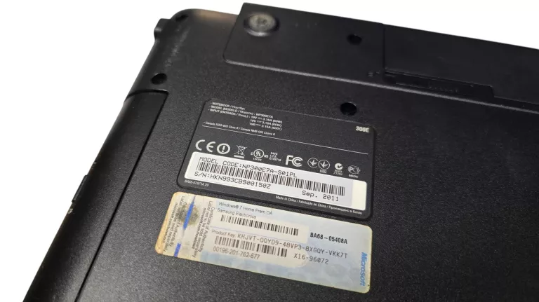 LAPTOP SAMSUNG NP300E7A 4GB/WIN7/I3/GT520MX/500GB + ZASILACZ