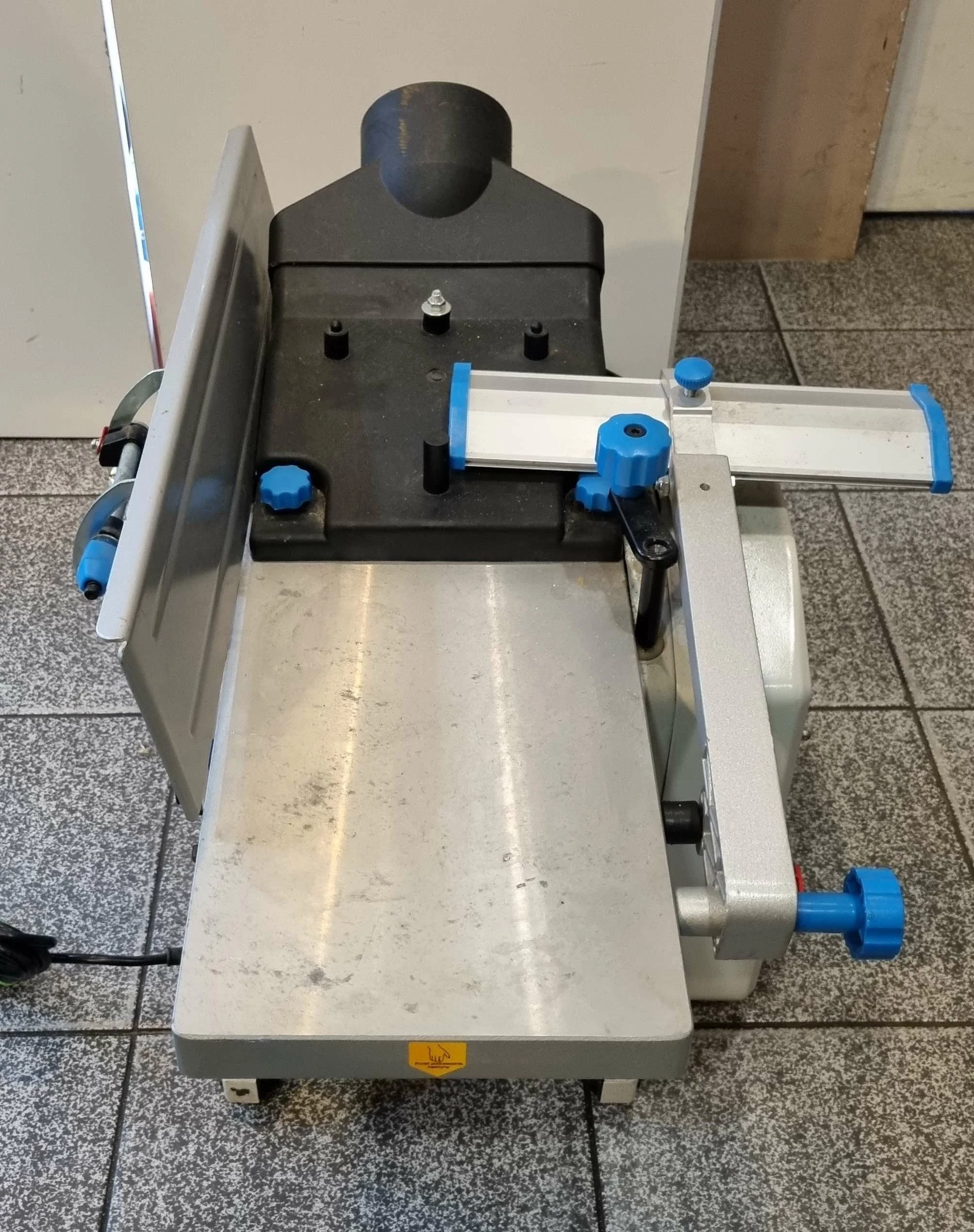 strugarko-grubosciowka-macallister-mpt1500-1500-w-product-id-008466c1-aeaa-4817-b352-1265a1a0fc4a