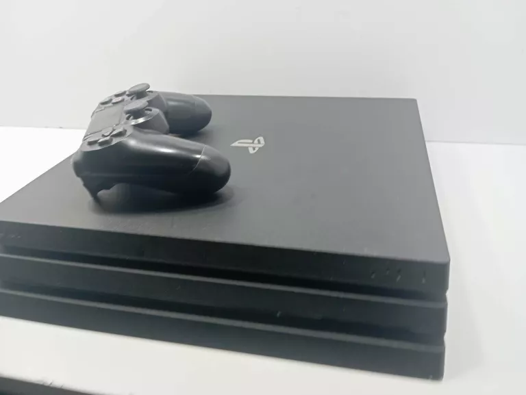 KONSOLA PS4 PRO