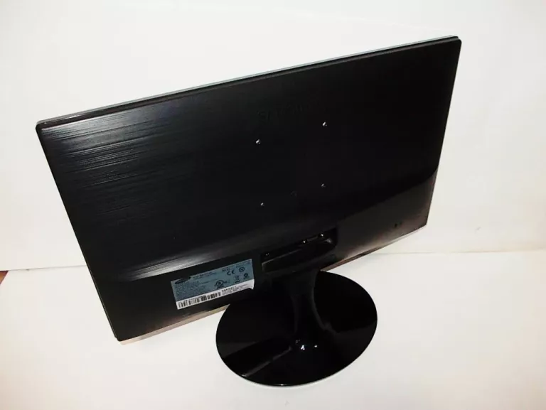 MONITOR PC - SAMSUNG S19C150 + KABLE