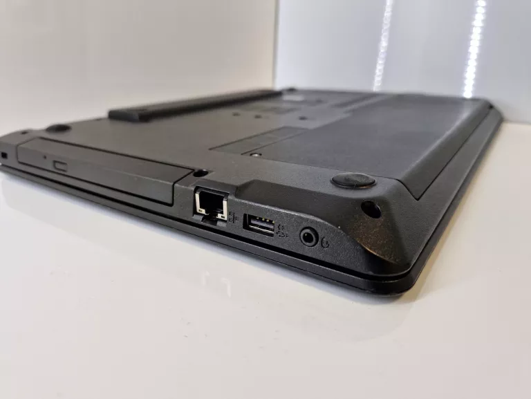 LAPTOP LENOVO THINKPAD E570 INTEL I7-7500U 8GB GEFORCE GTX 950M 256GB SSD