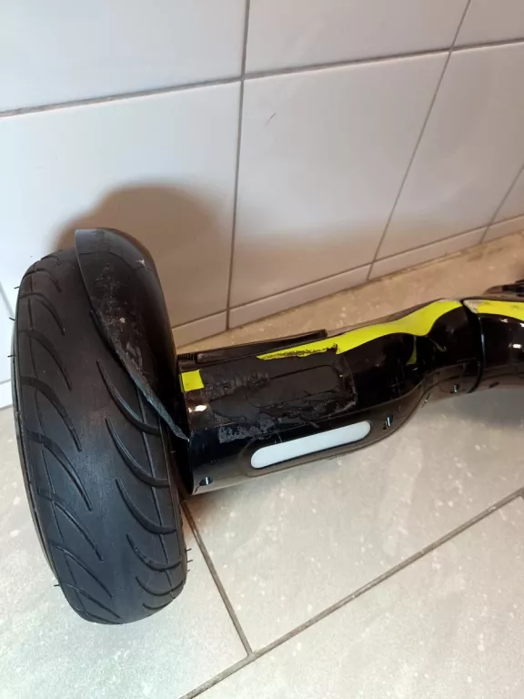 DESKA ELEKTRYCZNA SKYMASTER WHEELS 11 DUAL SMART CZARNO-ŻÓŁTY