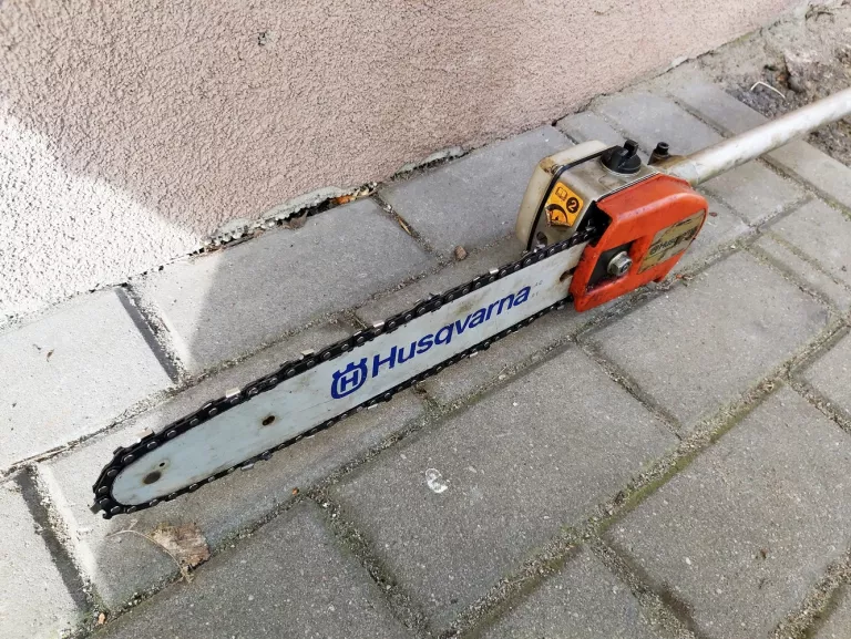 PILARKA NA WYSIĘGNIKU HUSQVARNA 325P4