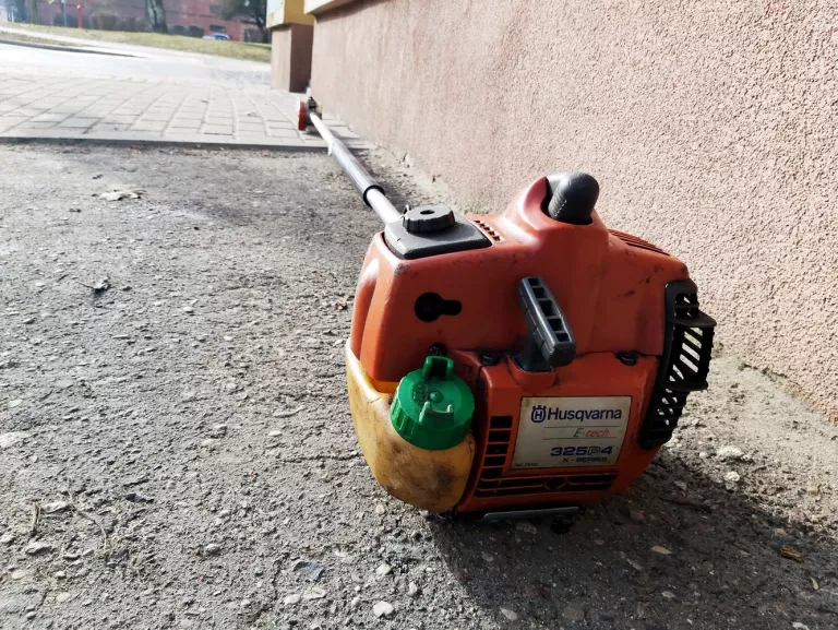 PILARKA NA WYSIĘGNIKU HUSQVARNA 325P4