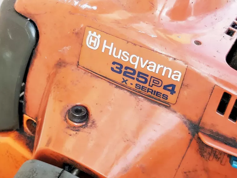 PILARKA NA WYSIĘGNIKU HUSQVARNA 325P4