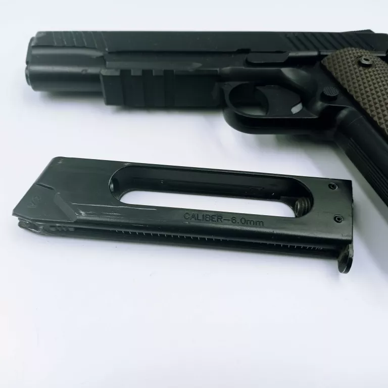 WIATRÓWKA PIOSTOLET CO2