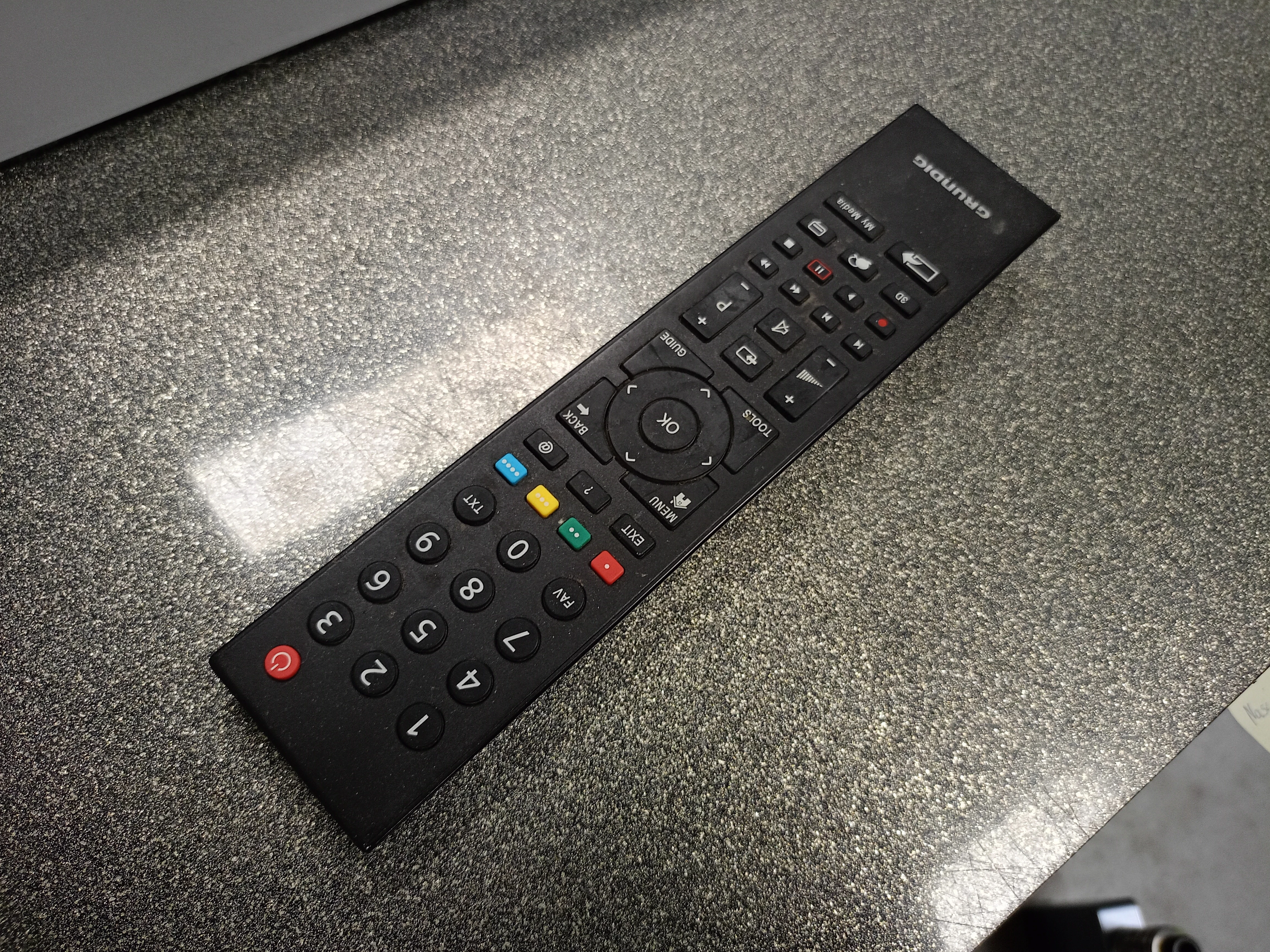 telewizor-grundig-ghb-600-32cale-kod-producenta-tv-led-grundig-32ghb5746