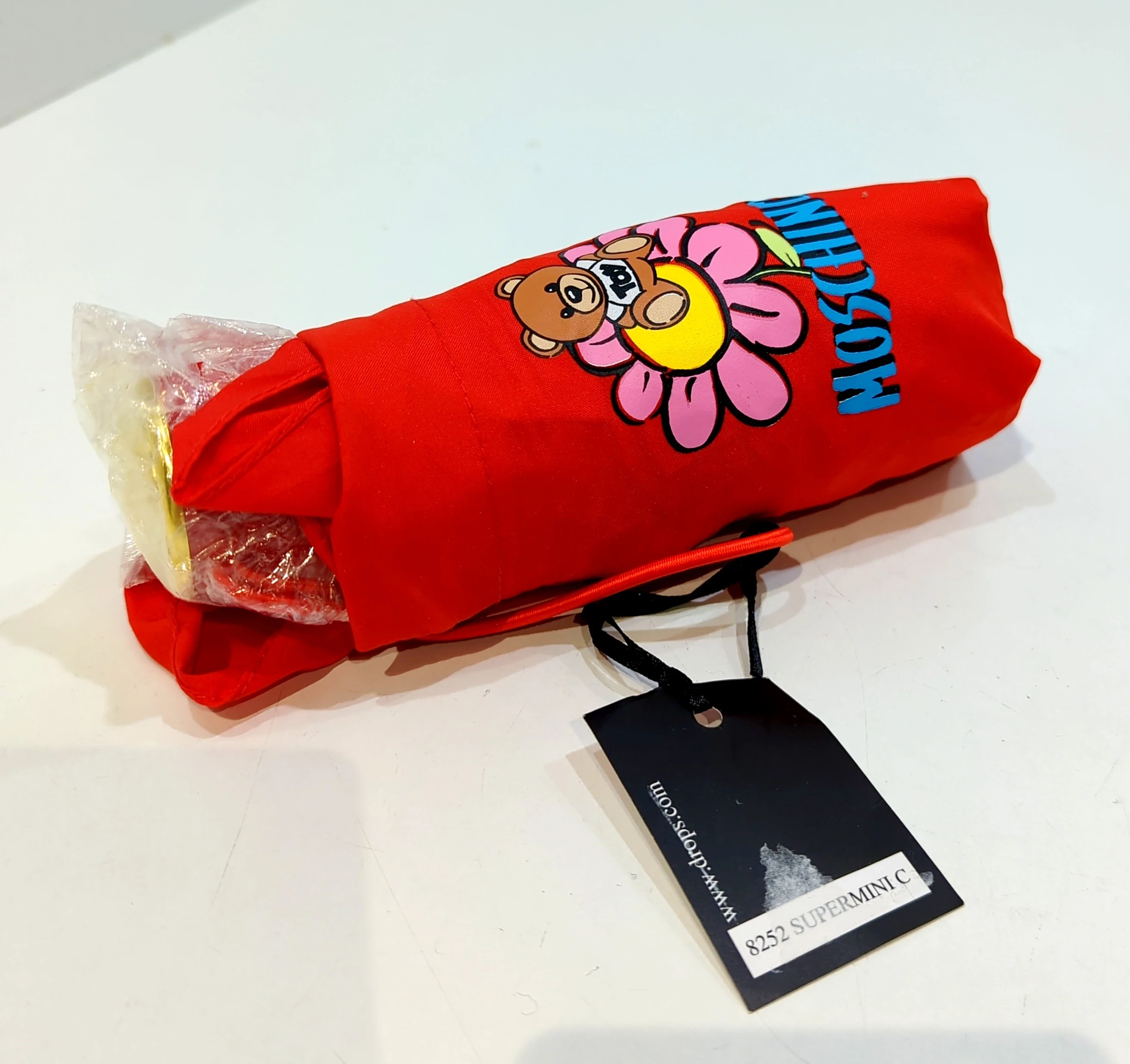 parasolka-moschino-czerwone-z-misiem-stan-11323-238058