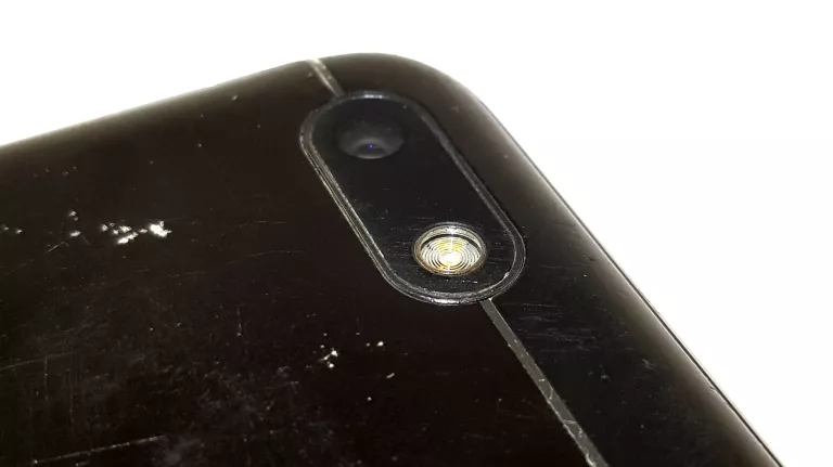 TELEFON TELEFON HUAWEI P9 LITE MINI PĘKNIĘTY