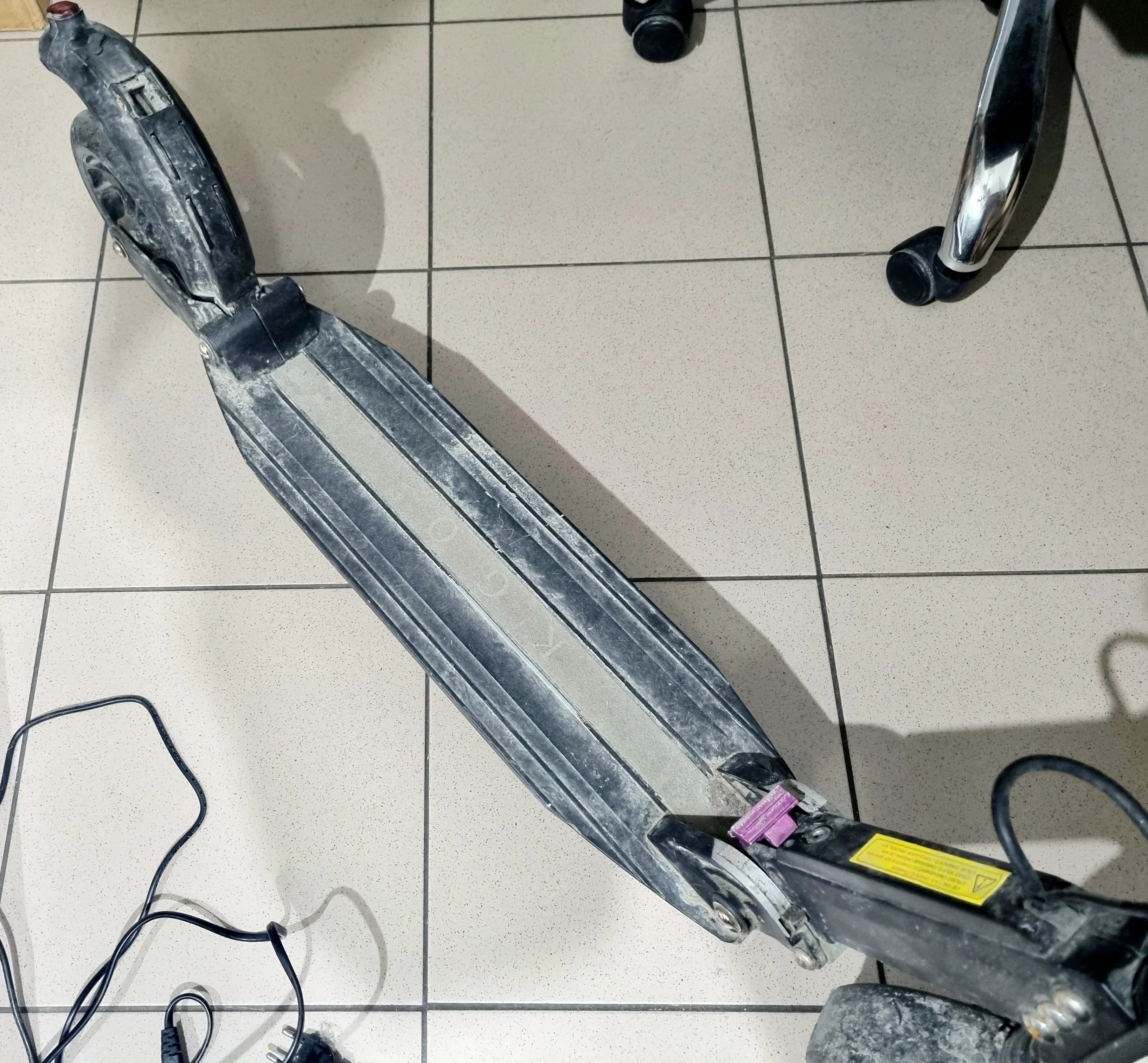 hulajnoga-elektryczna-kugoo-s1-pro-z-ladowarka-moc-silnika-35000