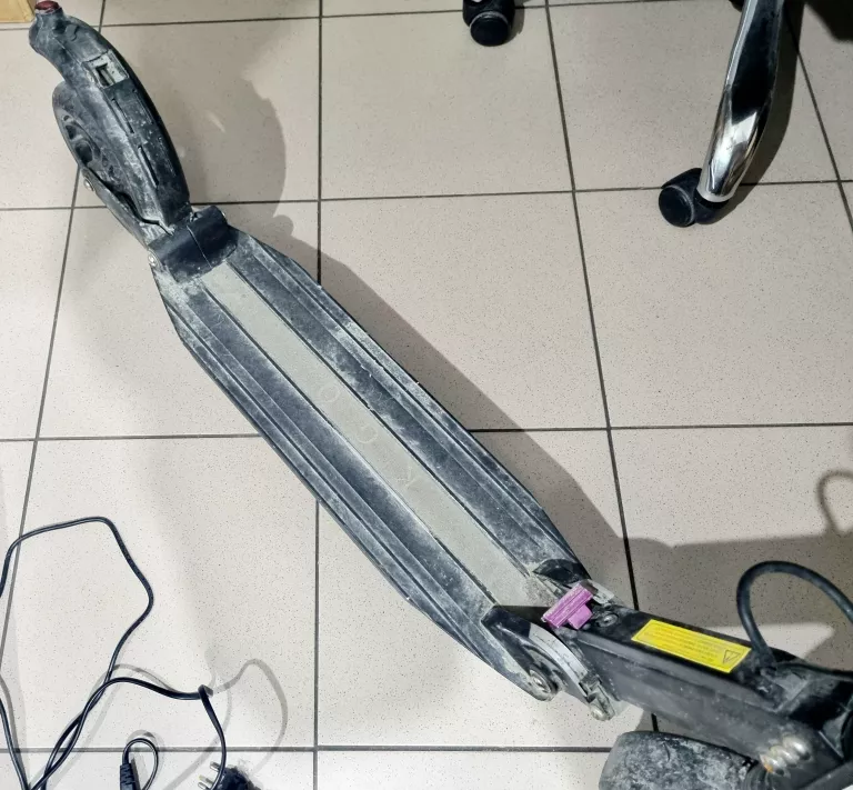 HULAJNOGA ELEKTRYCZNA KUGOO S1 PRO Z ŁADOWARKĄ