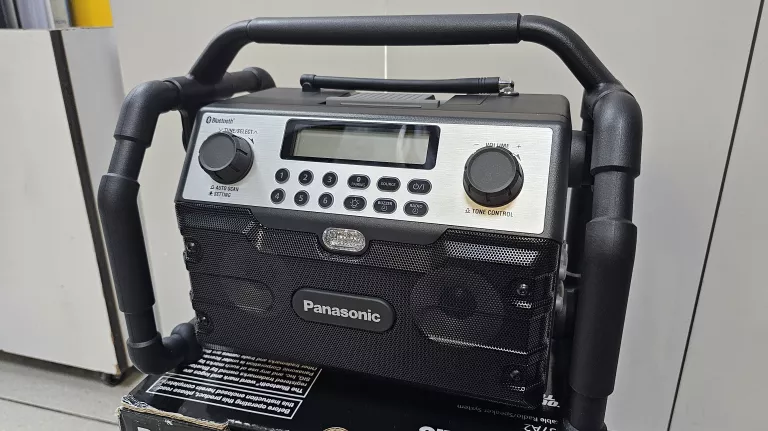 RADIO BUDOWLANE PANASONIC /DUAL VOLTAGE 14,4V/18V/AC OD LOMBARD TRZEBNICA