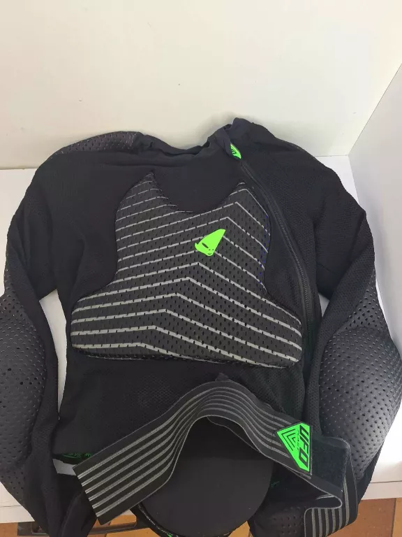 UFO OSŁONA KLATKI PIERSIOWEJ /ZBROJA ULTRALIGHT EVO BODYGUARD KOLOR CZARNY