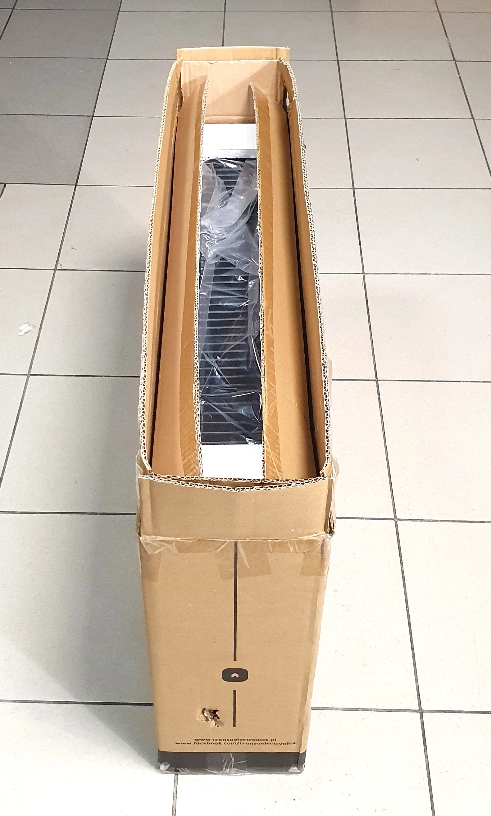 grzejnik-elektryczny-konwektorowy-lcd-timer-3-stopnie-grzania-2300w-kolor-dominujacy-129357-2