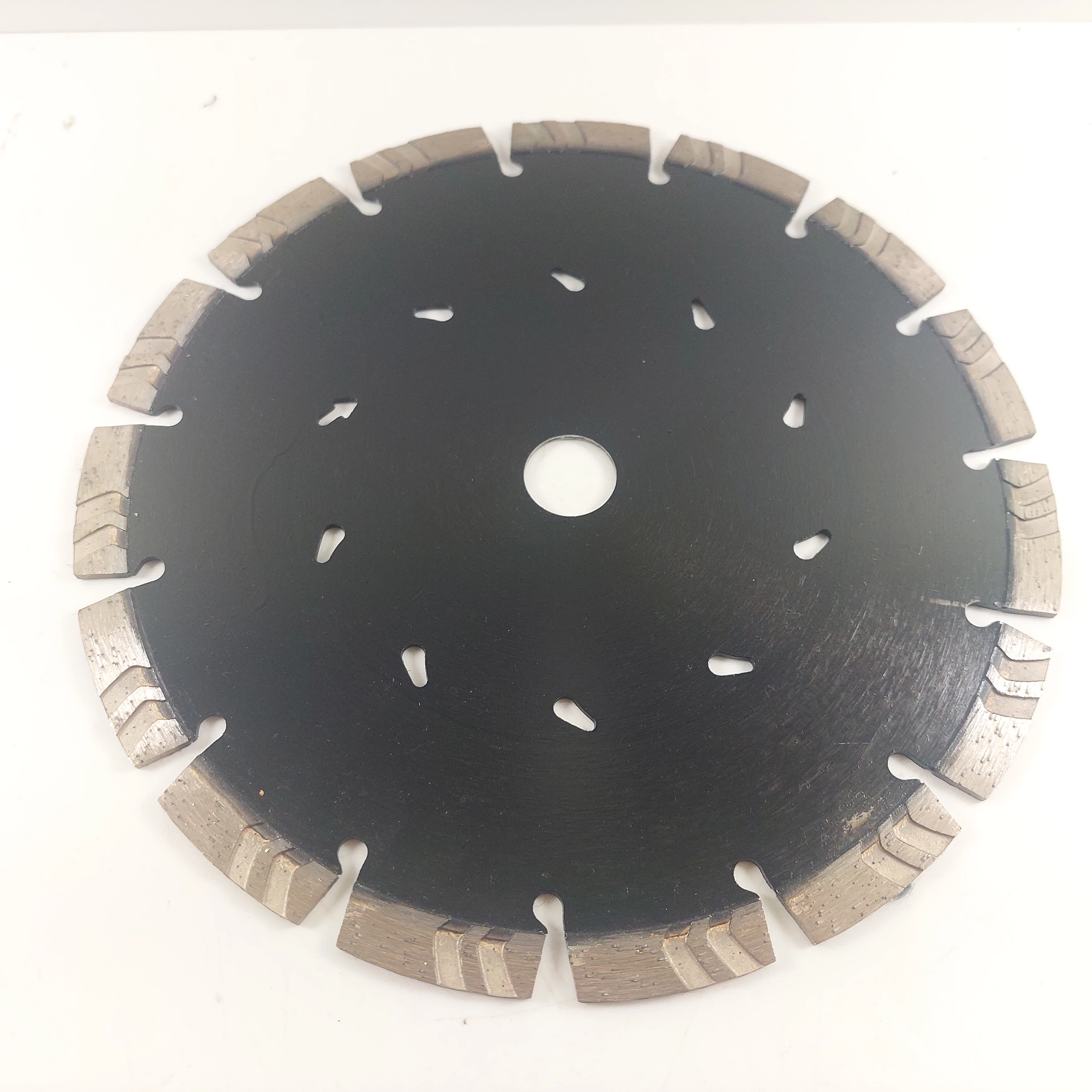 tarcza-do-betonu-hilti-230mm-diamentowa-premium-230x28x2223mm-igla-stan-11323-238058