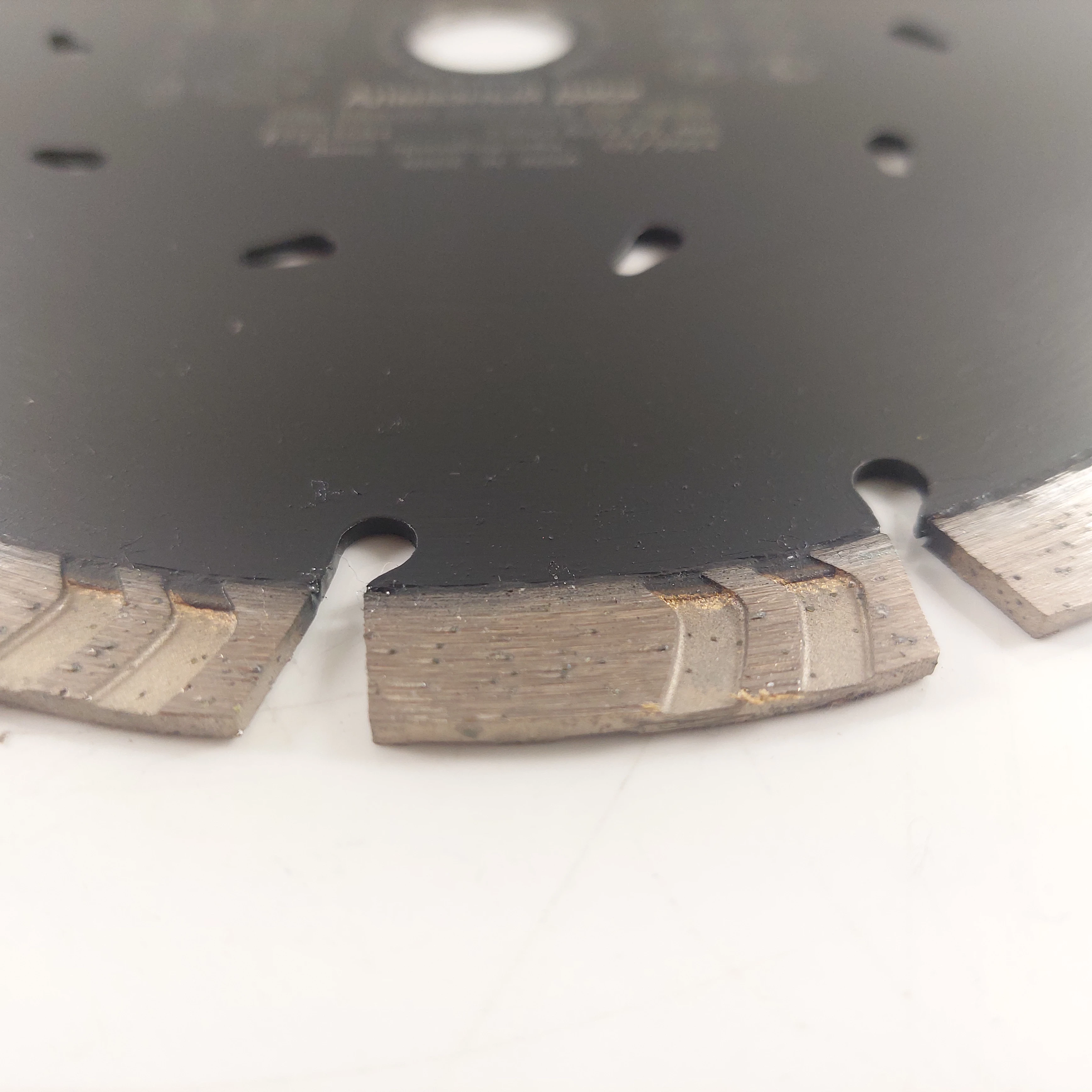 tarcza-do-betonu-hilti-230mm-diamentowa-premium-230x28x2223mm-igla-ean-gtin-5904112152150