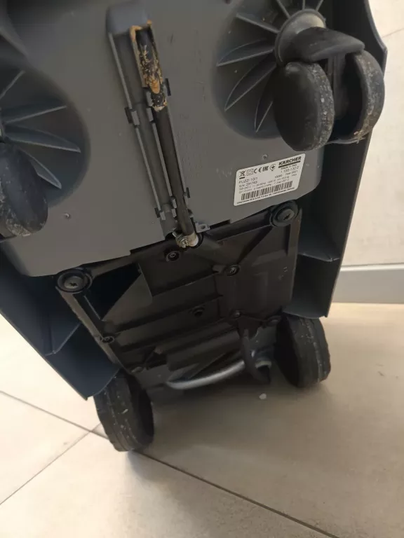 ODKURZACZ PIORĄCY KARCHER PUZZI 10/1 1200 W