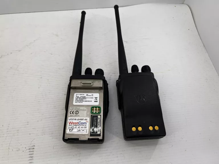 KRÓTKOFALÓWKA MOTOROLA GP344R 2SZTUKI + BAZA ŁADUJĄCA