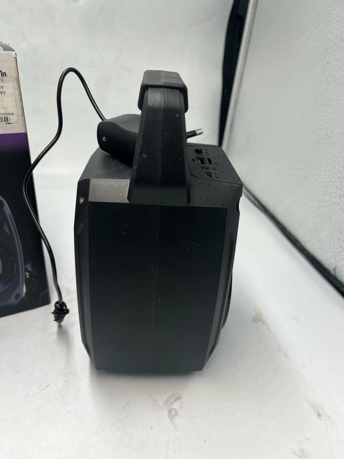 elta-przenosny-bezprzewodowy-glosnik-imprezowy-z-efektem-swietlnym-led-funkcje-221089-256