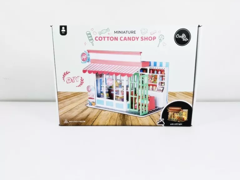 MINIATUROWY DOMEK CANDY SHOP SKLEP ZE SŁODYCZAMI DIY Z OŚWIETLENIEM LED 3D
