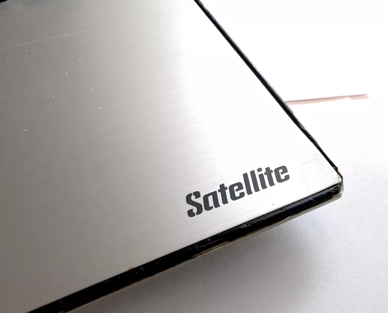 LAPTOP TOSHIBA SATELLITE P55W-C I5-5200 8GB W10