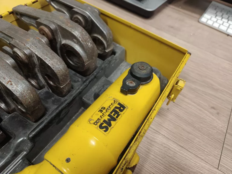 ZACISKARKA REMS POWER PRESS SE WALIZKA + SZCZĘKI 7SZT