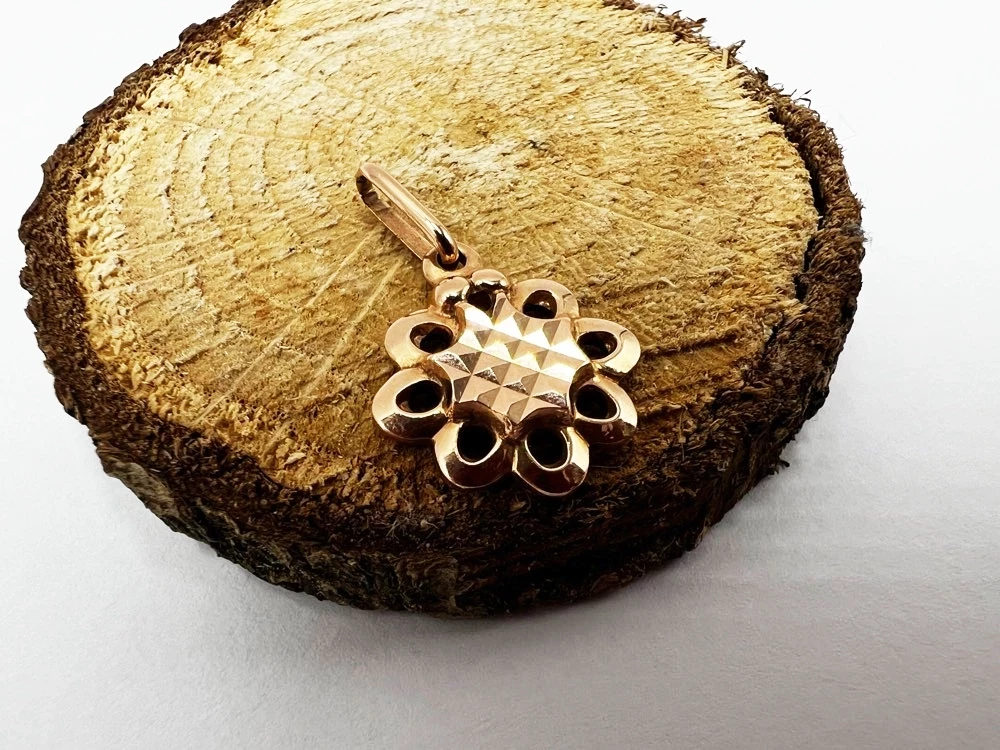 przepiekna-zlota-zawieszka-p585g-226cm200-material-dominujacy-223721-524288