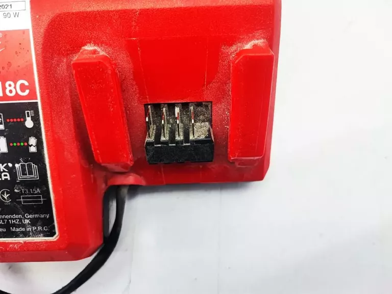 ŁADOWARKA MILWAUKEE M12-18C