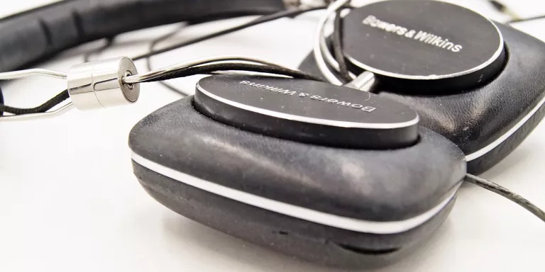 SŁUCHAWKI NAUSZNE B&W BOWERS & WILKINS P5 PRZEWODOWE