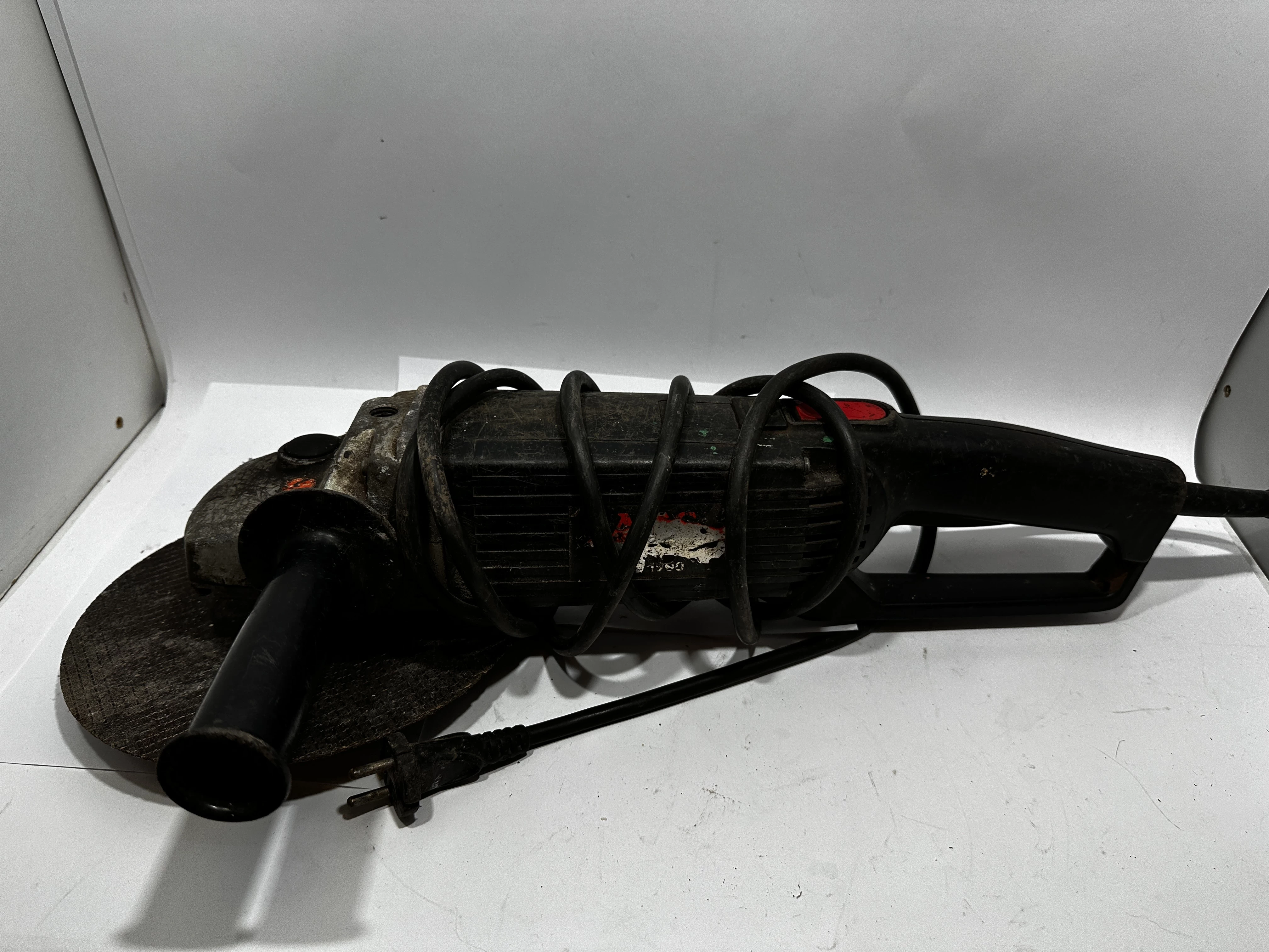 szlifierka-atlas-copco-180mm-2300w-kod-producenta-wsa-2100