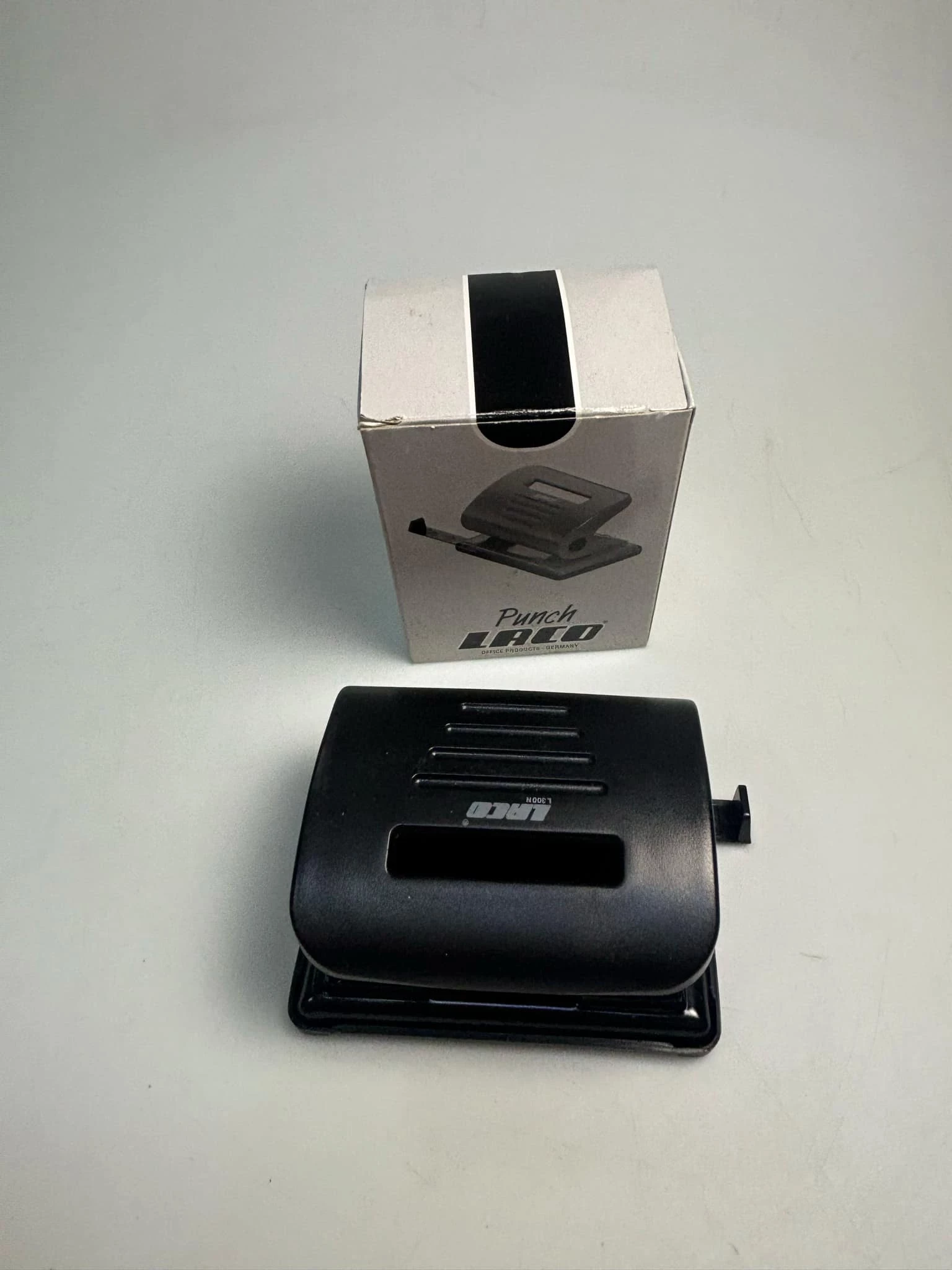 dziurkacz-do-papieru-laco-l300n-stan-11323-2