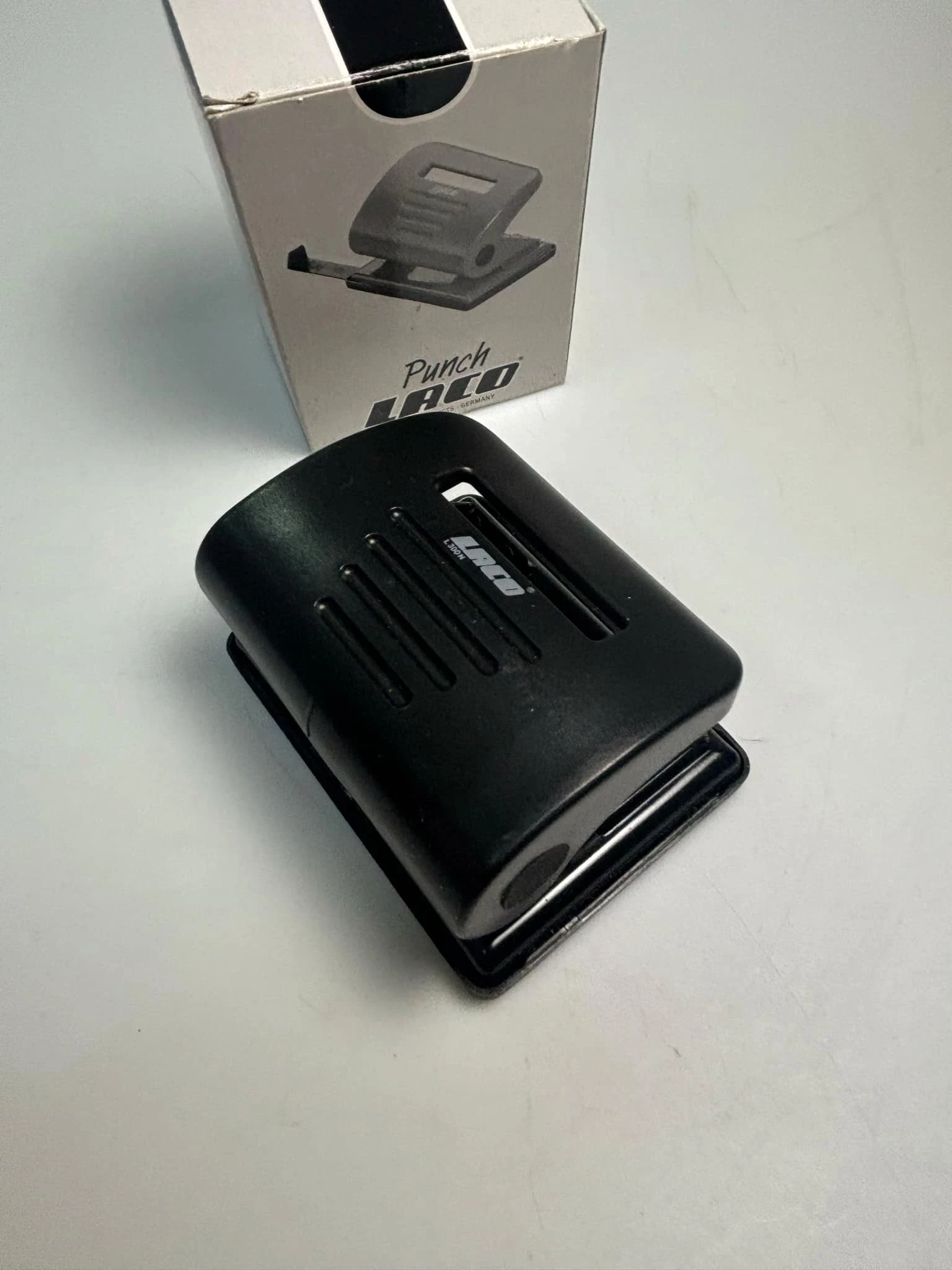 dziurkacz-do-papieru-laco-l300n-ean-gtin-5905320779238