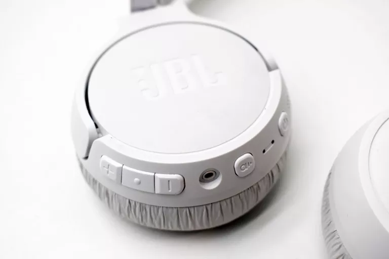 SŁUCHAWKI BT JBL TUNE 670NC BIAŁE