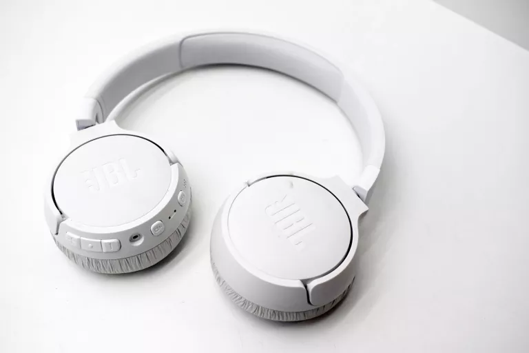 SŁUCHAWKI BT JBL TUNE 670NC BIAŁE