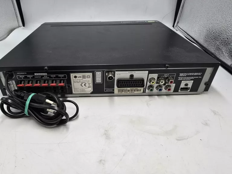KINO DOMOWE LG HT304SU-DH + PILOT BRAK JEDNEGO GŁOŚNIKA