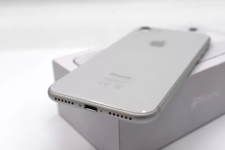 SMARTFON APPLE IPHONE 8 2 GB / 64 GB 4G (LTE) BIAŁY
