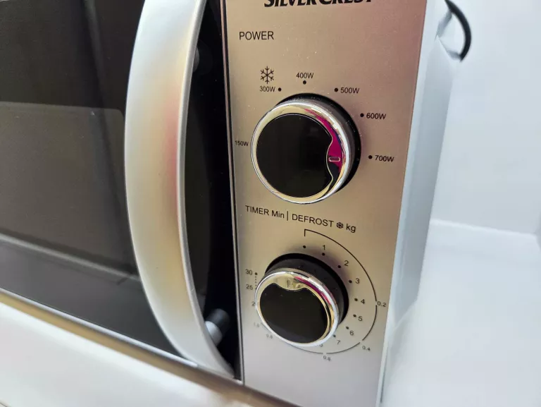 MIKROFALA SILVERCREST SMW 700 D3