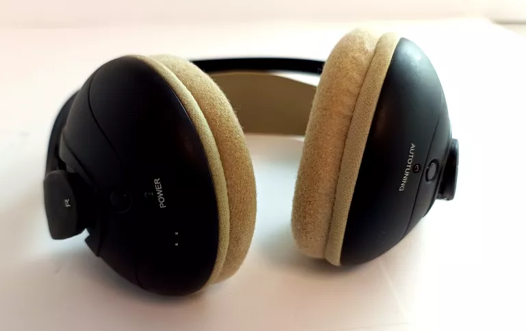 SŁUCHAWKI BEZPRZEWODOWE AKG K912