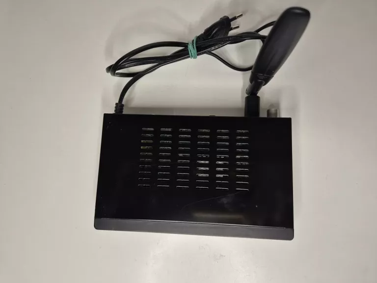 DEKODER SKYMASTER IPTV/DVBT TNT 5 + PILOT + ADAPTER