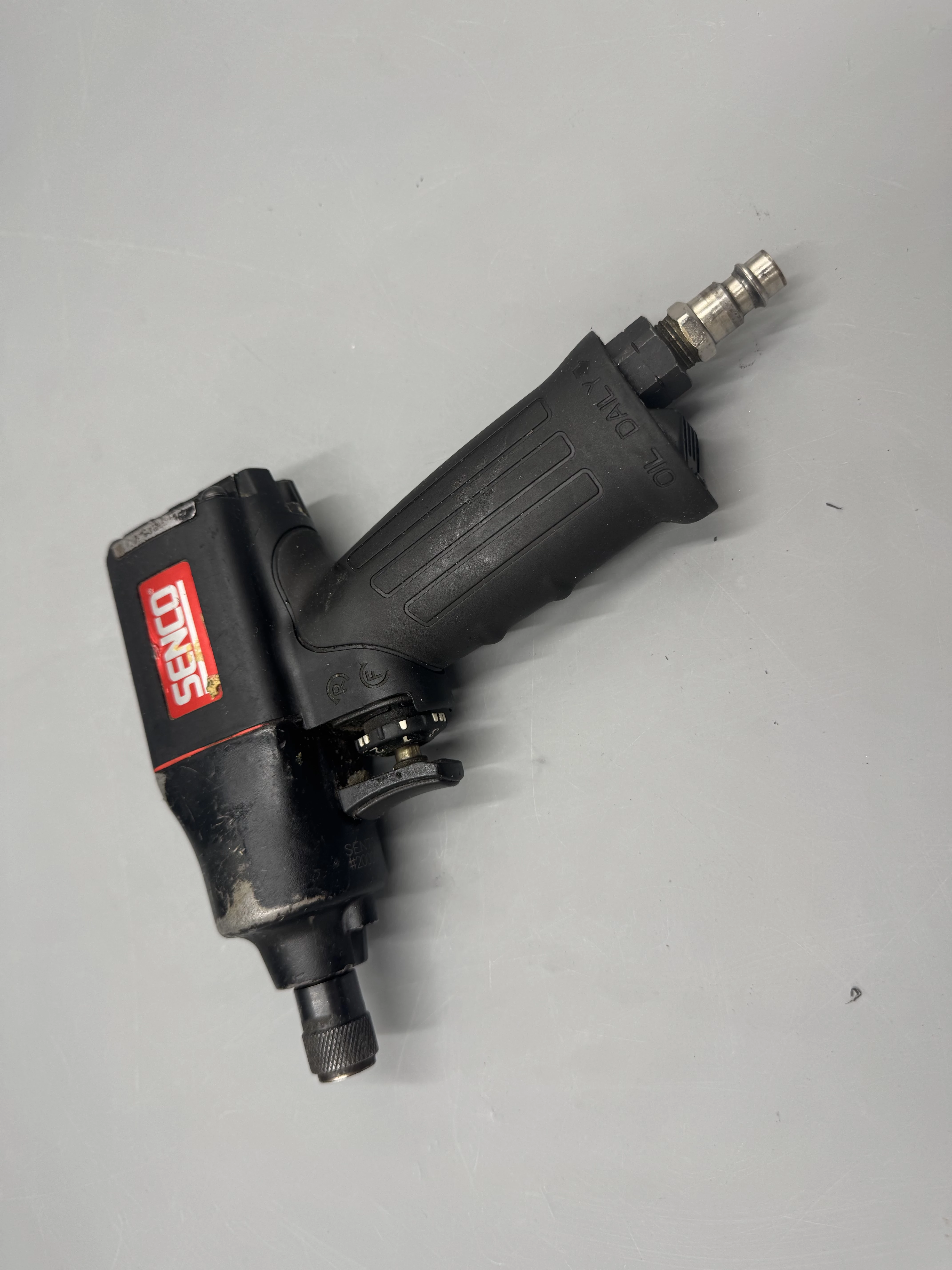 wkretarka-pneumatyczna-senco-sen700c-325nm-8900-obr-stan-11323-2