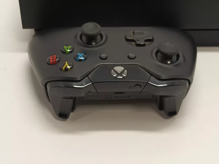 KONSOLA  XBOX ONE X 1 TB