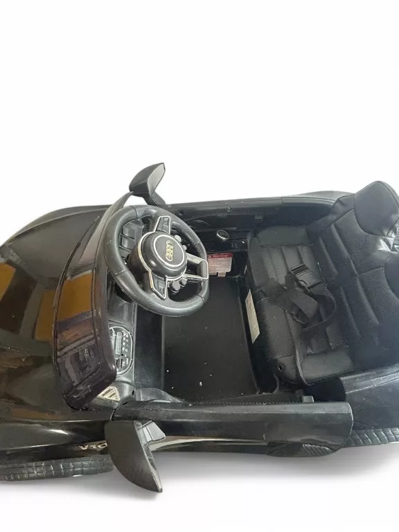 AUTO NA AKUMULATOR AUDI R8 + PILOT + ZAS