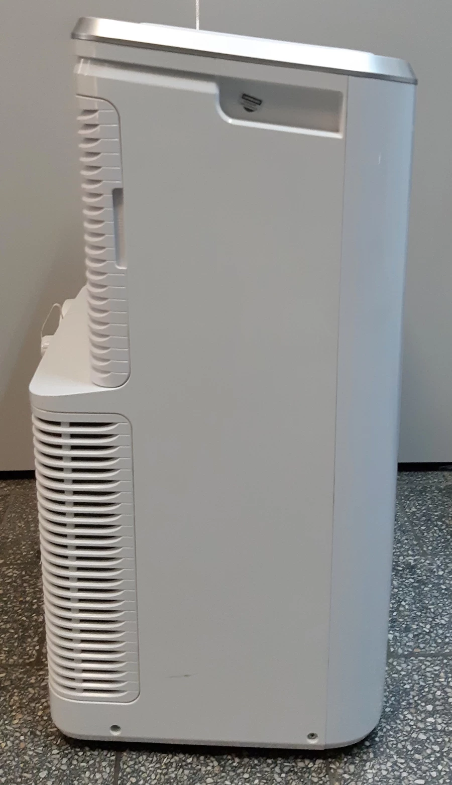 klimatyzator-przenosny-nagrzewnica-grzejnik-electrolux-exp34u339hw-kolor-dominujacy-129357-2