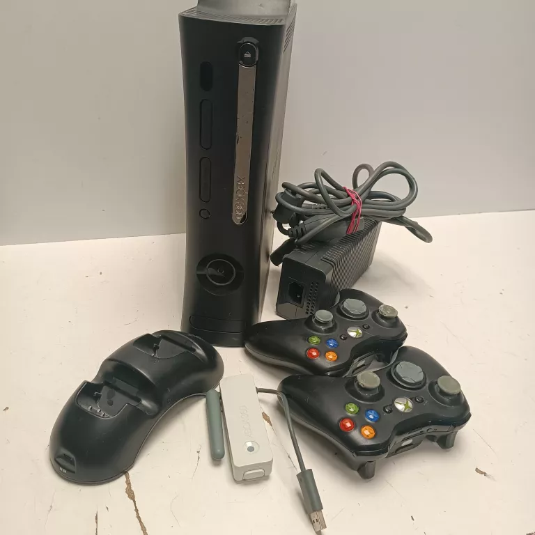 KONSOLA KONSOLA XBOX 360 120GB + PADY