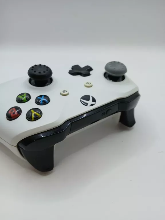 PAD DO XBOX ONE  MODEL 1708 BIAŁY